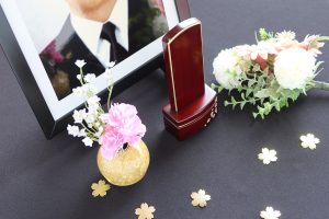 収骨とは?手順・マナー・地域による違いを解説 | 小さいわが家のお葬式